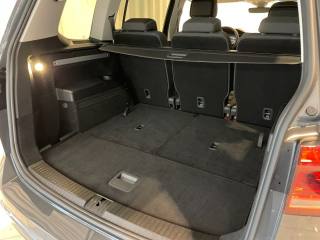 VOLKSWAGEN Touran usata, con Park Distance Control