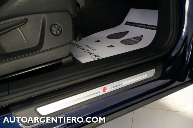 AUDI Q5 usata, con Sensori di parcheggio anteriori