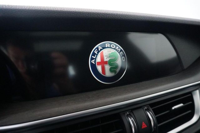 ALFA ROMEO Stelvio usata, con Sedile posteriore sdoppiato