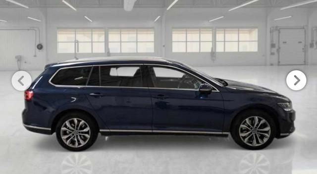 VOLKSWAGEN Passat Variant usata, con Alzacristalli elettrici