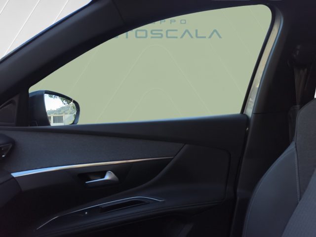 PEUGEOT 3008 usata, con Fari LED