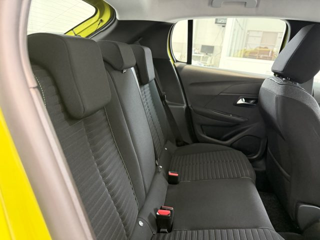 PEUGEOT 208 usata, con Sedile posteriore sdoppiato