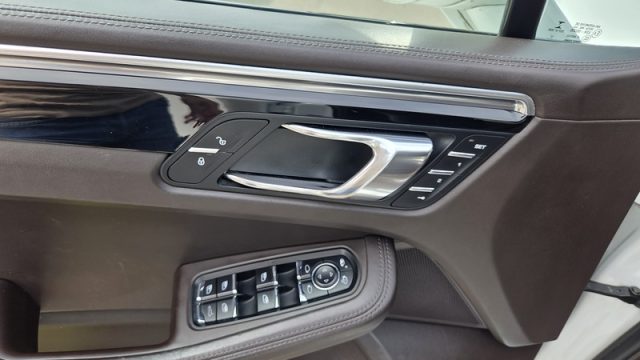 PORSCHE Macan usata, con Sistema di navigazione