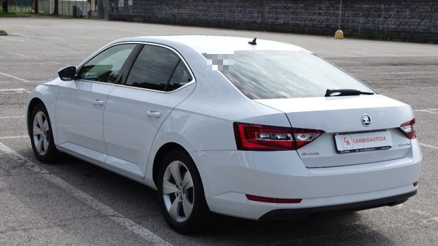 SKODA Superb usata, con Alzacristalli elettrici