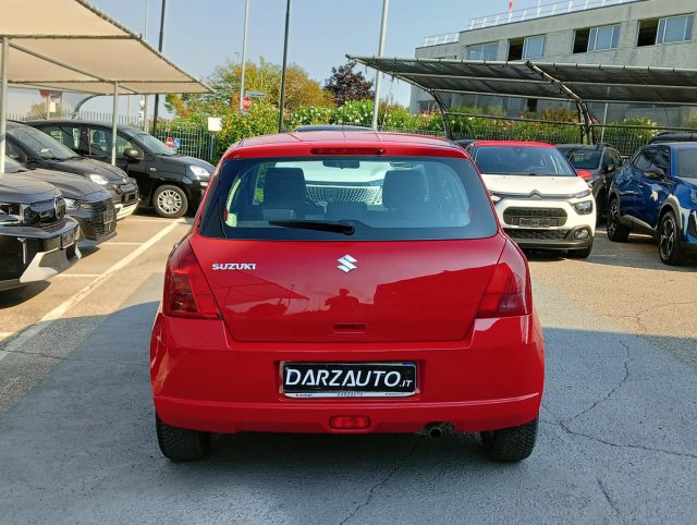 SUZUKI Swift usata, con Autoradio