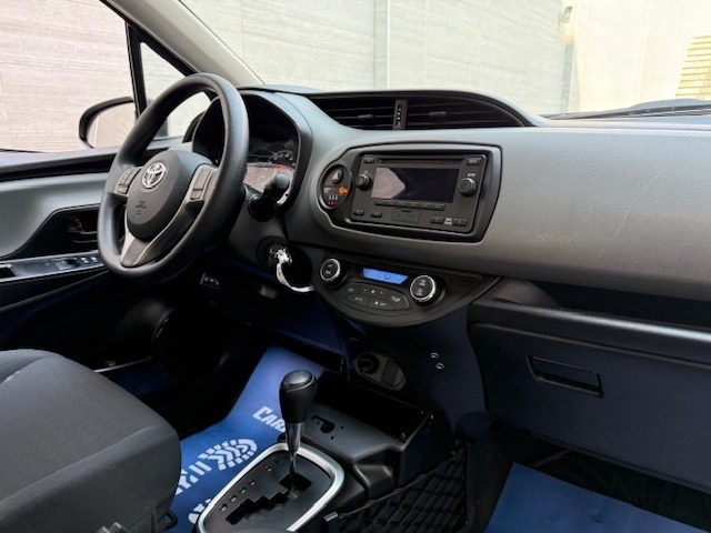 TOYOTA Yaris usata, con Servosterzo