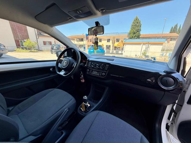 VOLKSWAGEN up! usata, con USB