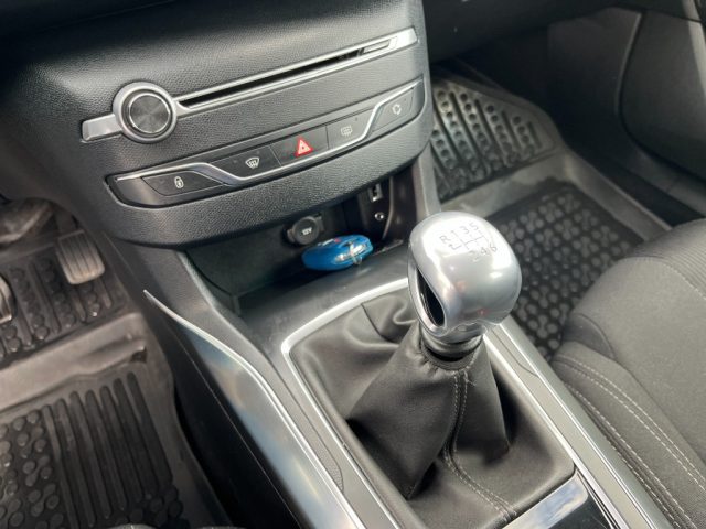PEUGEOT 308 usata, con Volante in pelle
