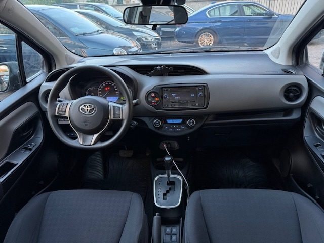 TOYOTA Yaris usata, con Boardcomputer