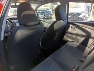 TOYOTA Yaris usata, con Sedile posteriore sdoppiato