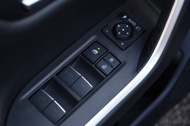 TOYOTA RAV 4 MY23 usata, con Servosterzo