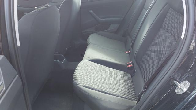 VOLKSWAGEN Taigo usata, con Autoradio