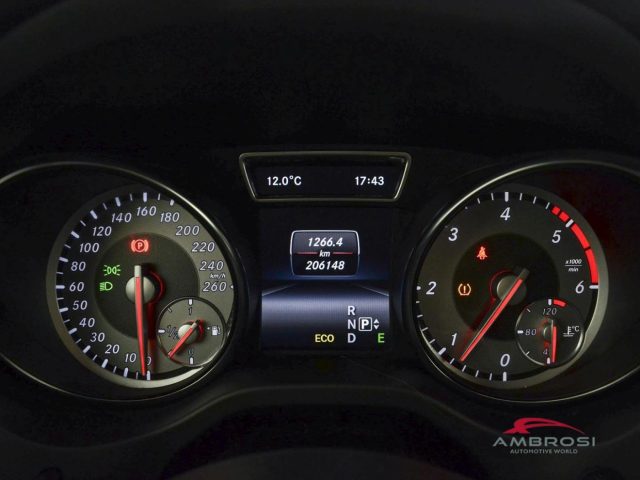 MERCEDES-BENZ GLA 200 usata 12