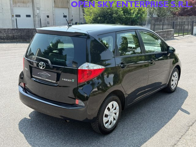 TOYOTA Verso-S usata, con Autoradio