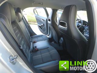 MERCEDES-BENZ GLA 200 usata, con Leve al volante