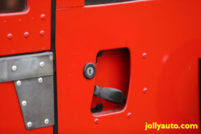 LAND ROVER Defender usata 56