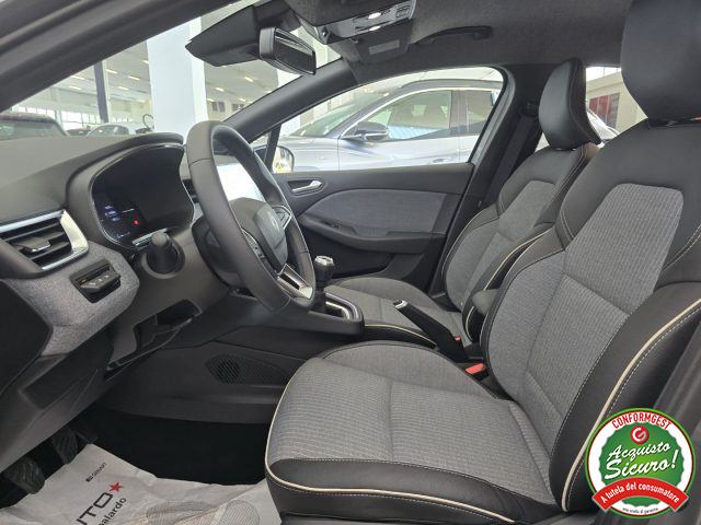 RENAULT Clio usata, con USB