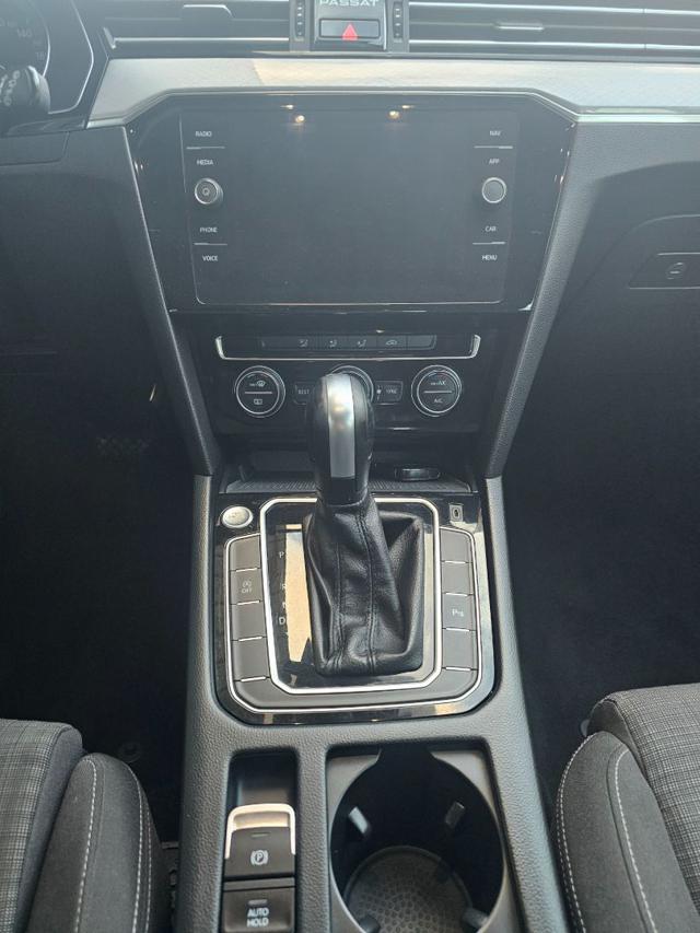 VOLKSWAGEN Passat Variant usata, con Cruise Control