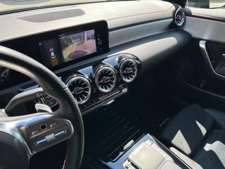MERCEDES-BENZ CLA 200 usata, con Controllo automatico clima