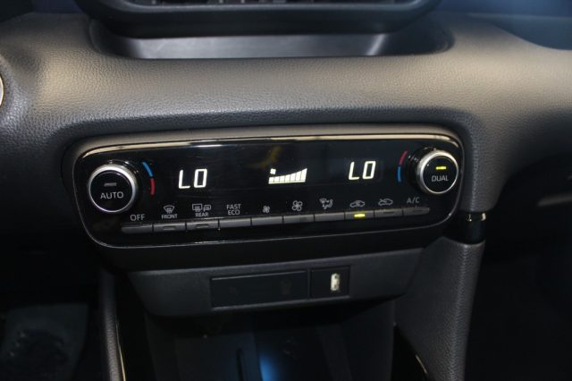 TOYOTA Yaris usata, con Volante multifunzione
