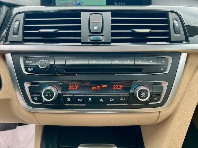 BMW 320 usata, con Sensori di parcheggio posteriori