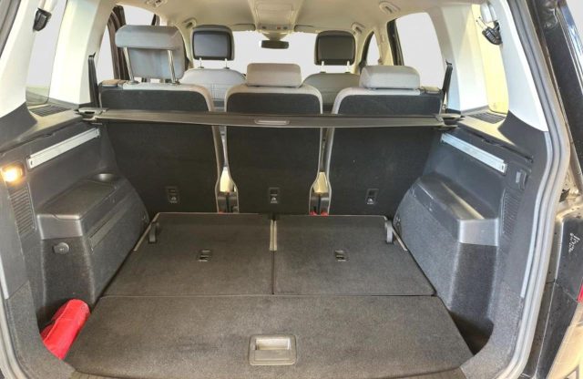 VOLKSWAGEN Touran usata, con Fendinebbia