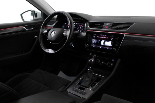 SKODA Superb usata, con Cerchi in lega
