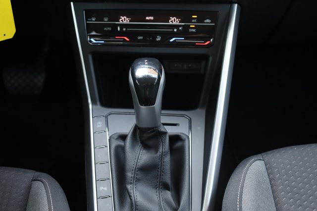 VOLKSWAGEN Taigo usata, con Leve al volante
