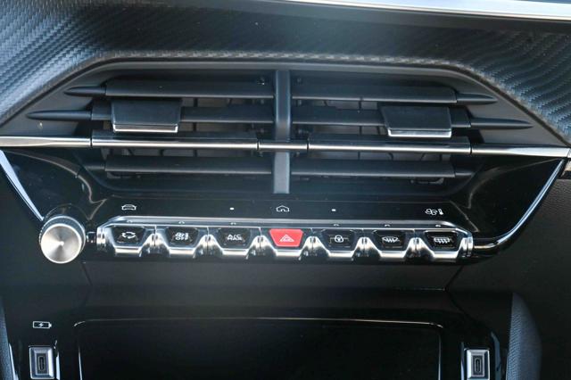 PEUGEOT 2008 usata, con Sistema di navigazione