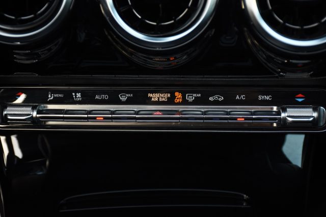 MERCEDES-BENZ CLA 180 usata, con Tettuccio apribile