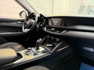 ALFA ROMEO Stelvio usata, con Sensori di parcheggio posteriori