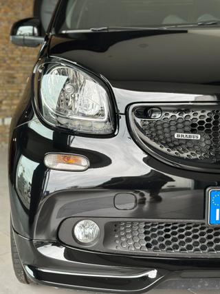 SMART Brabus usata, con Touch screen