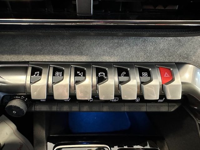 PEUGEOT 5008 usata, con Isofix
