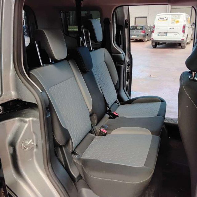 FORD Tourneo Courier usata, con Park Distance Control