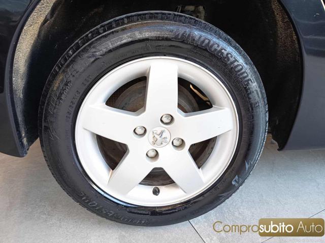 PEUGEOT 207 usata, con Specchietti laterali elettrici