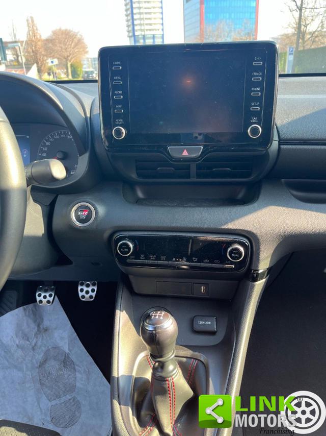 TOYOTA Yaris usata, con Boardcomputer