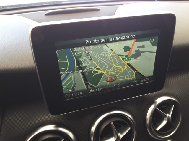 MERCEDES-BENZ A 180 usata, con Chiusura centralizzata