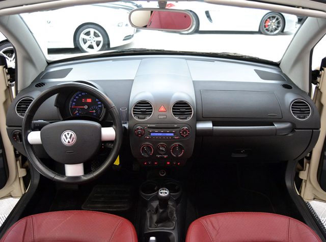VOLKSWAGEN New Beetle usata, con Autoradio