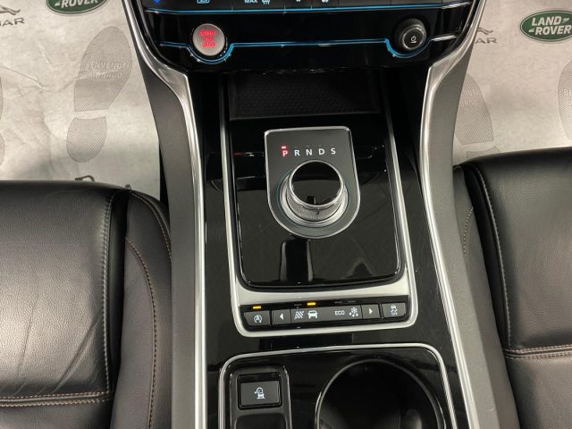 JAGUAR XE usata, con USB