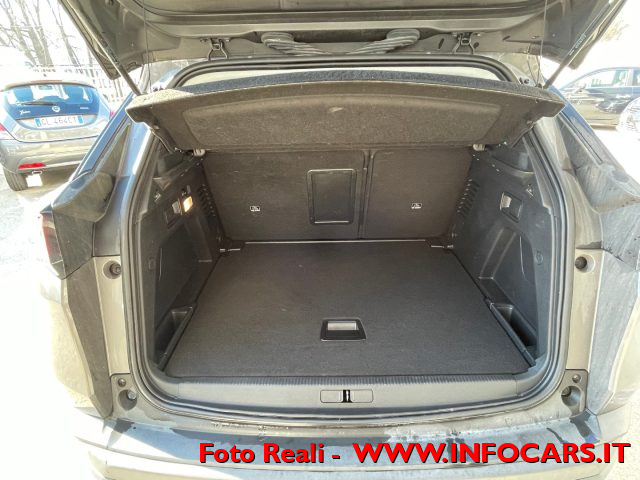 PEUGEOT 3008 usata, con Luci diurne LED