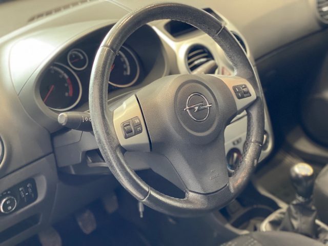 OPEL Corsa usata, con ESP