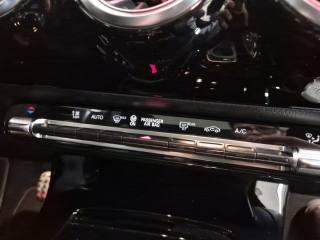 MERCEDES-BENZ CLA 200 usata, con Sedile posteriore sdoppiato