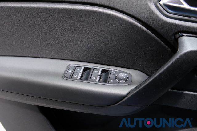 RENAULT Captur usata, con Telecamera per parcheggio assistito