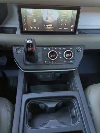 LAND ROVER Defender usata, con Cronologia tagliandi