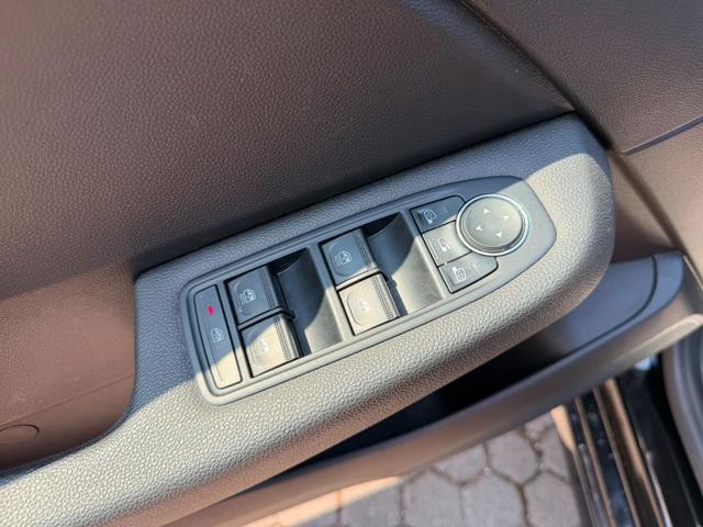 RENAULT Clio usata, con USB