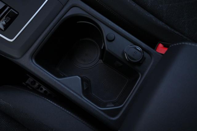 VOLKSWAGEN Golf Variant usata, con Touch screen