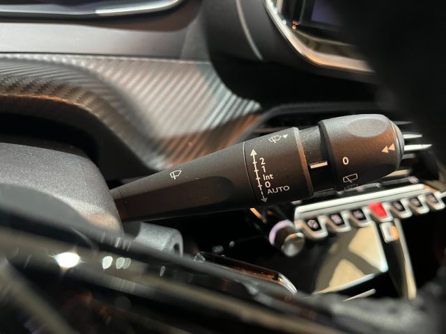 PEUGEOT 208 usata, con Touch screen