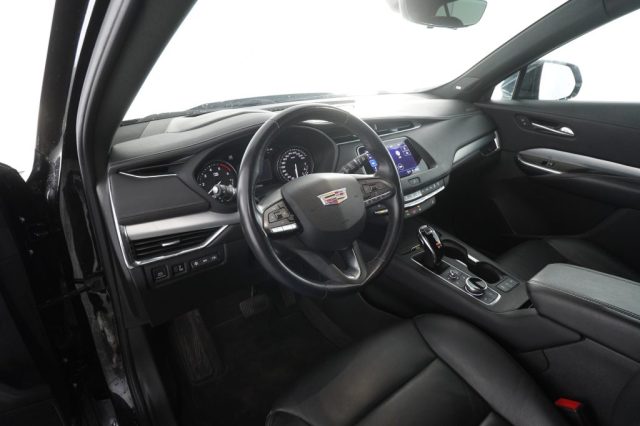CADILLAC XT4 usata 9