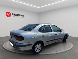 RENAULT Megane usata, con Autoradio