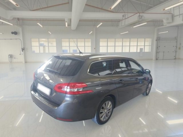 PEUGEOT 308 usata, con Airbag